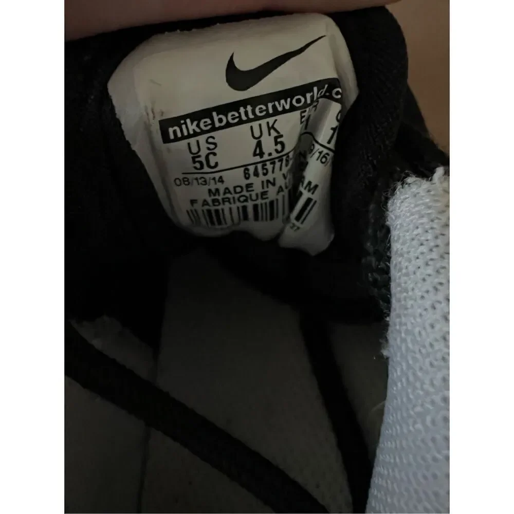 Nike Roshe One (TDV) Infants/Toddlers Shoes Black/Mettalic Silver-White size 5c